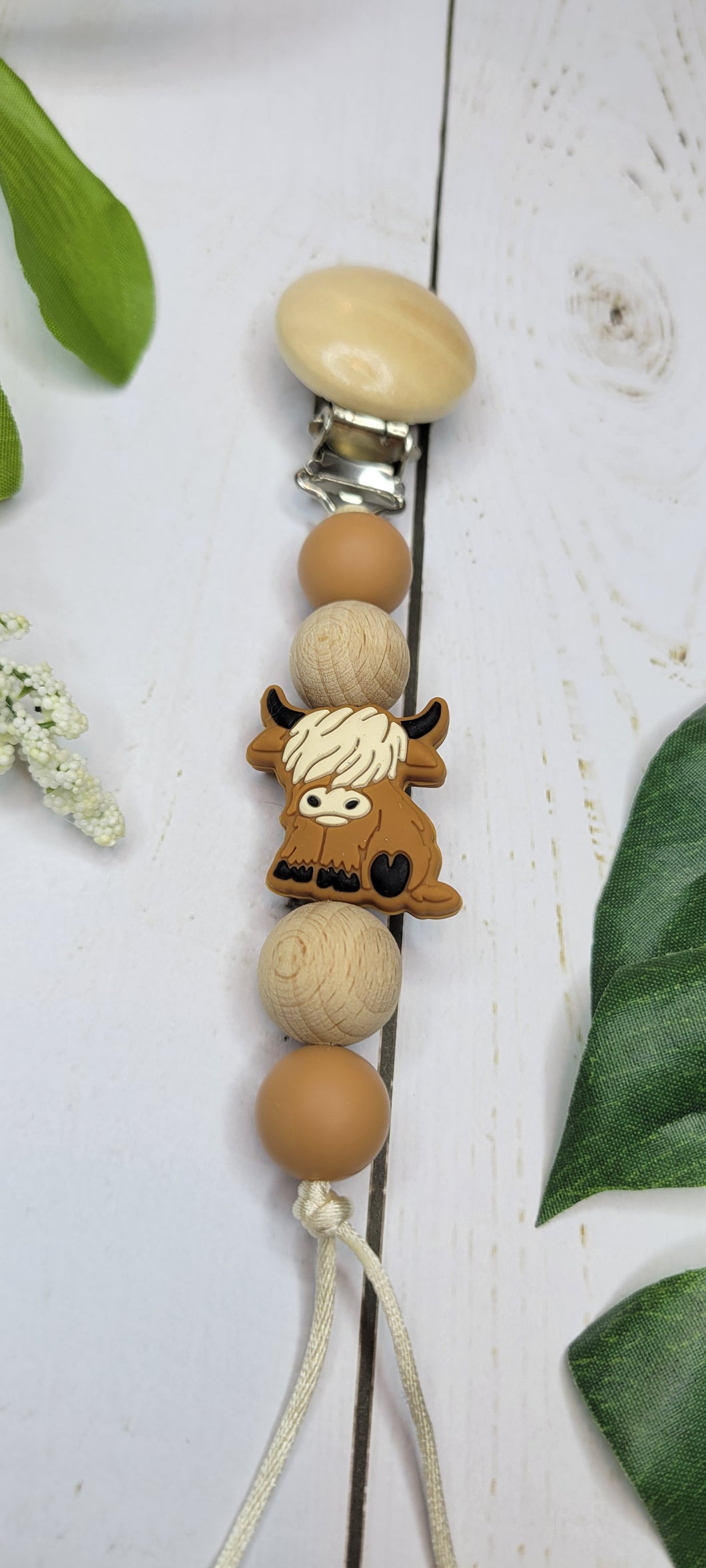 Highland Cow Beechwood Pacifier Clip, Silicone