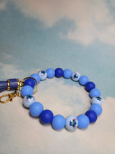 Load image into Gallery viewer, Blue Alien Wristlet
