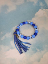 Load image into Gallery viewer, Blue Alien Wristlet

