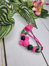 Load image into Gallery viewer, Hot Pink &amp; Leaf Mouse Pacifier Clip
