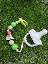 Load image into Gallery viewer, Frog Princess Paicifer Clip

