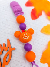 Load image into Gallery viewer, Purple Pumpkin Mouse Pacifier Clip
